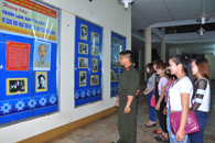 Trưng bày bộ ảnh tư liệu về cuộc đời hoạt động của Chủ tịch Hồ Chí Minh